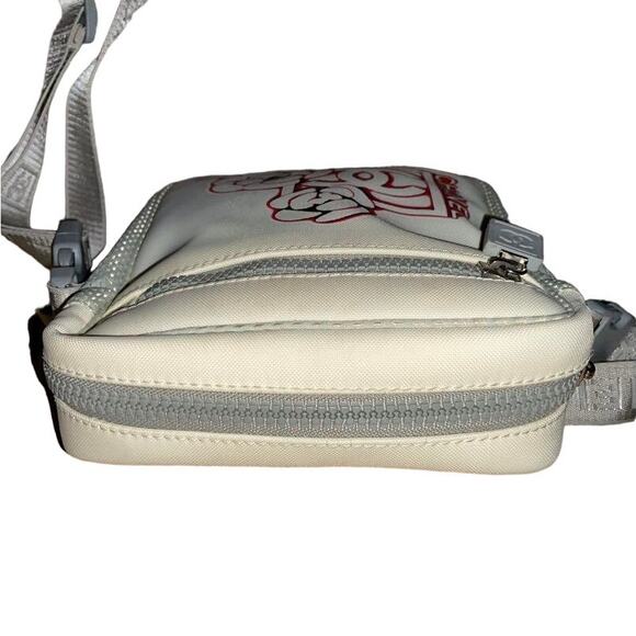 Authentic CHANEL CC Sports Line Crossbody Camellia Shoulder Bag Pochette White - Picture 3 of 7